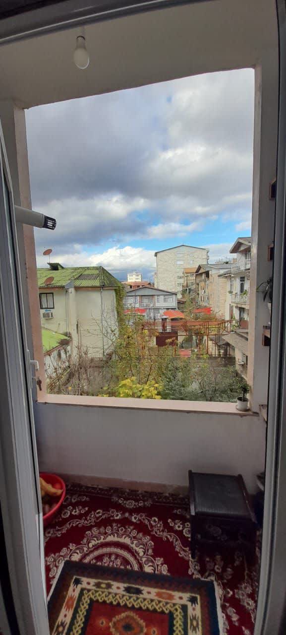 90متری /نوساز /طبقه 2/خ بهشتی