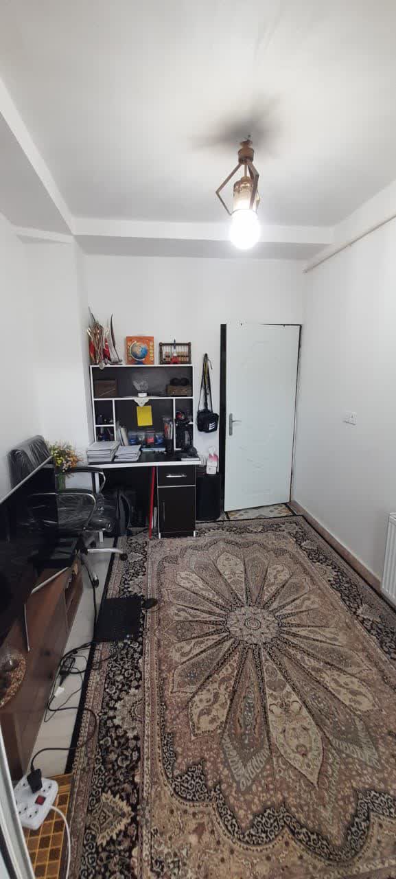 90متری /نوساز /طبقه 2/خ بهشتی